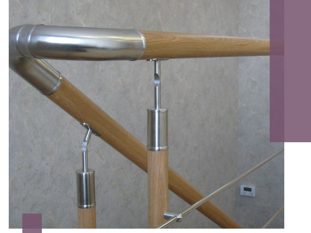 Комбинированные перила на заказ в Бийске — монтаж и производство