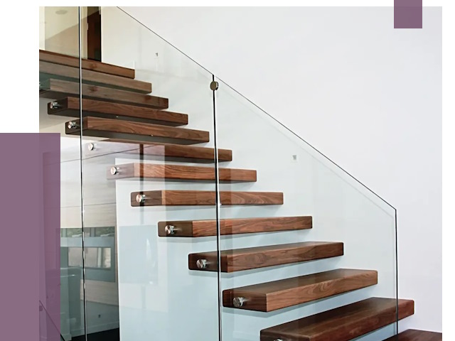 Стеклянные перила для лестницы в Бийске от 15061 руб.