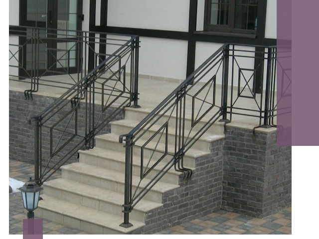 Перила для крыльца в Бийске — монтаж, изготовление и установка