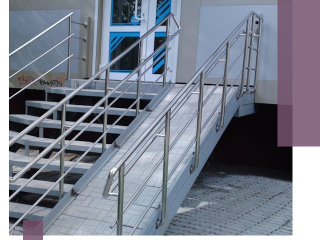 Пандус на крыльцо под ключ в Бийске: монтаж и изготовление