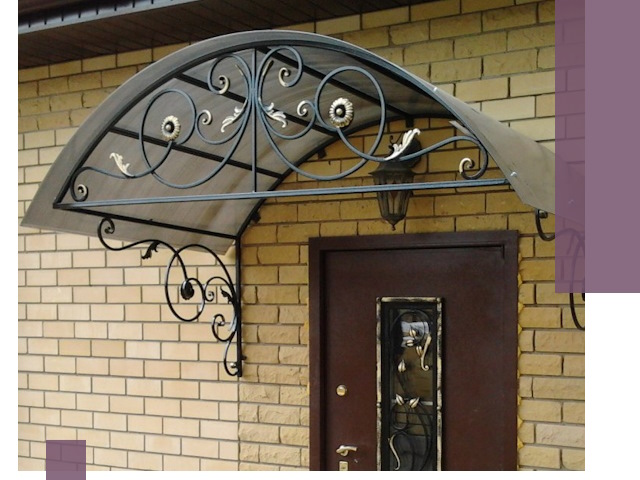 Изготовление козырьков из металла под ключ в Бийске