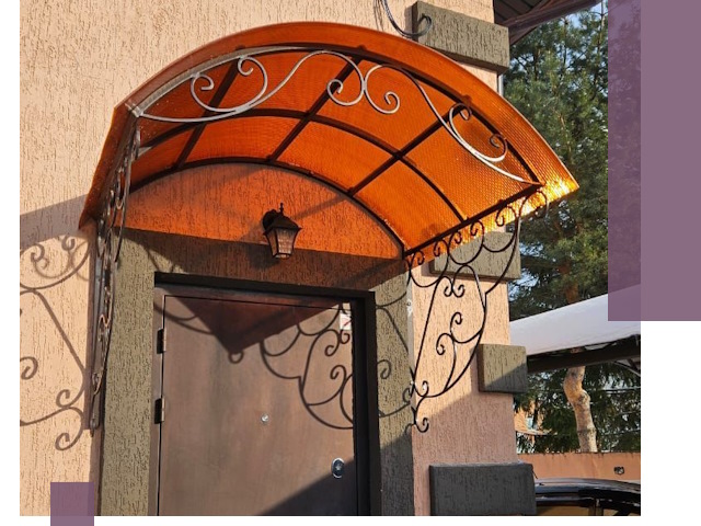 Демонтаж козырьков в Бийске быстро и безопасно