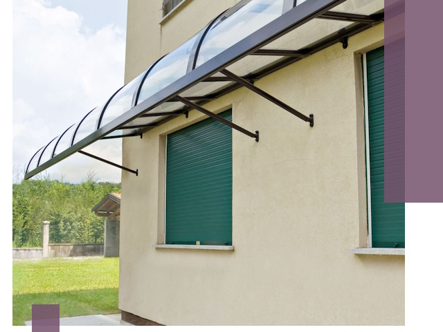 Козырьки над окнами в Бийске — изготовление и монтаж по выгоде